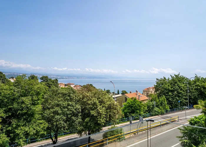 Apartamento Ziza-6 By Interhome